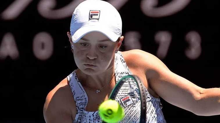 Ashley Barty stopped the drive of Amanda Anisimova on AO