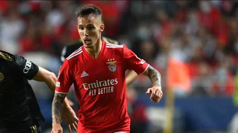 Barcelona is heading for Benfica's left-back