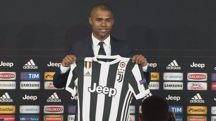 Douglas Costa signed with LA Galaxy