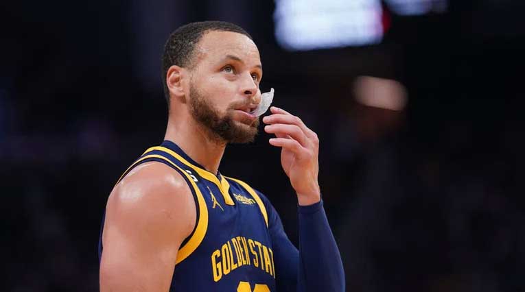 Steph-Curry-can't-play-for-a-few-weeks